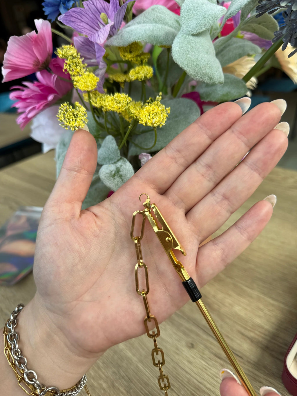Jewelry Wearing Aid