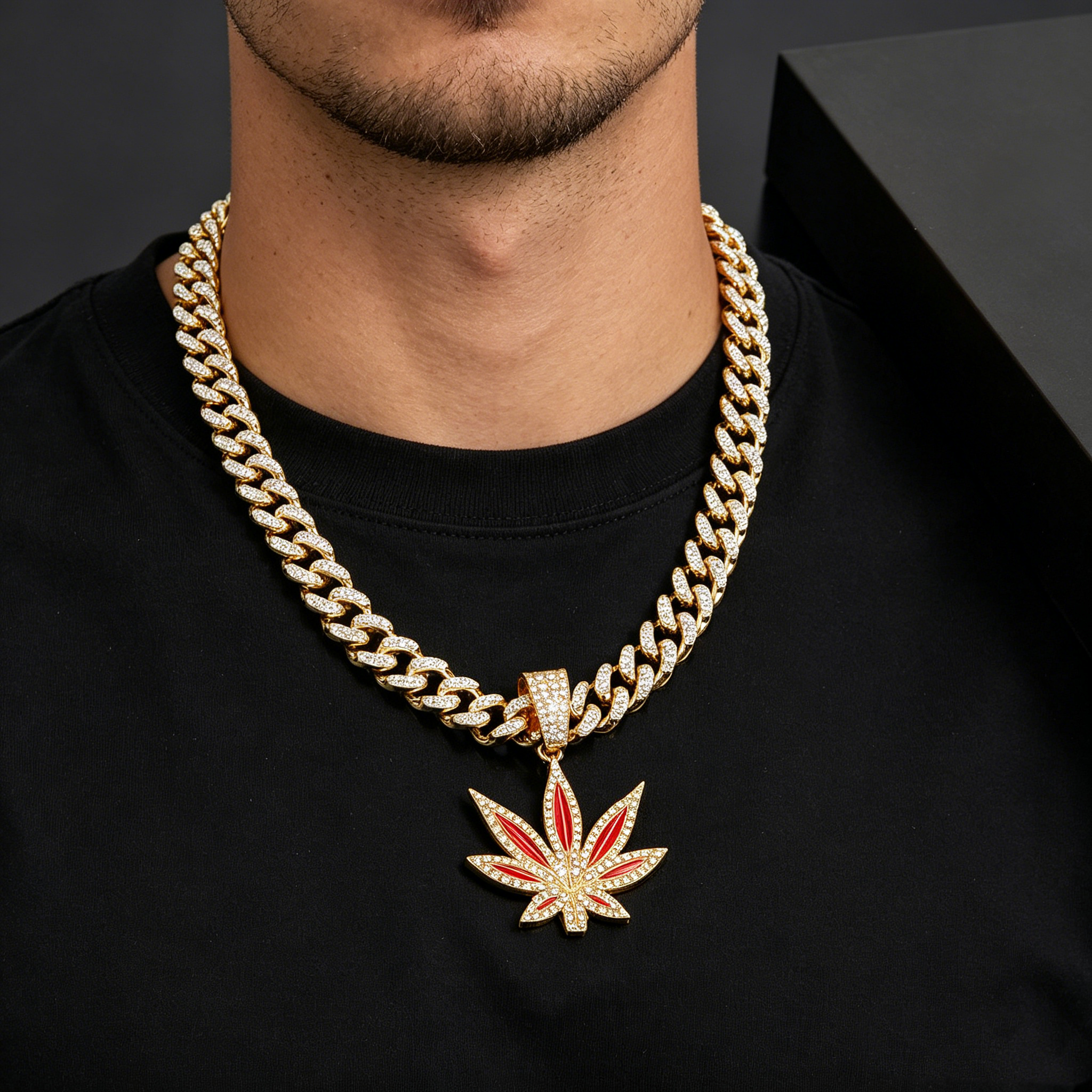 Fashionable Diamond-Studded Maple Leaf Necklace