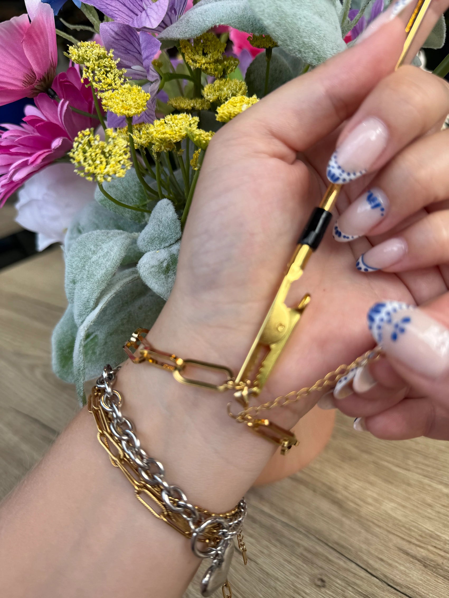 Jewelry Wearing Aid