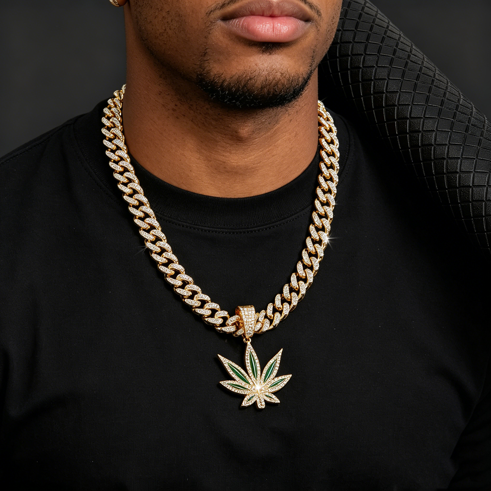Fashionable Diamond-Studded Maple Leaf Necklace