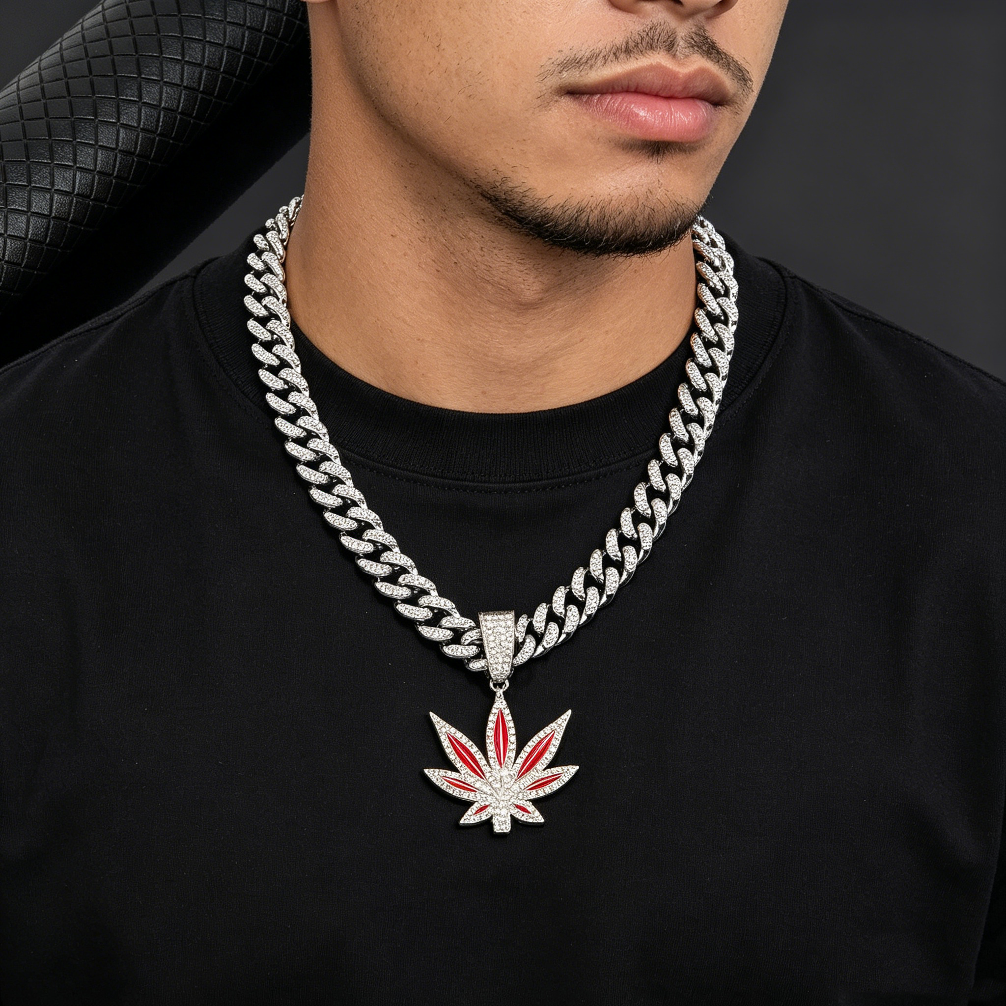 Fashionable Diamond-Studded Maple Leaf Necklace