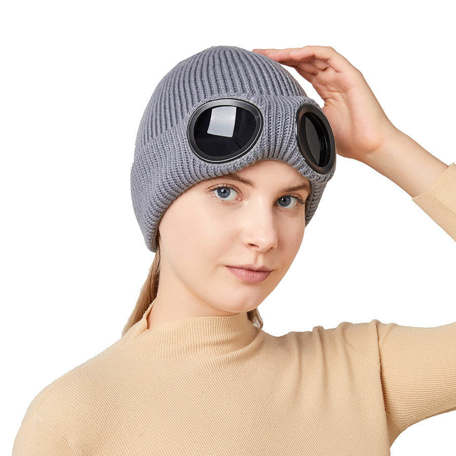 Stylish and versatile knit hat with windproof goggles