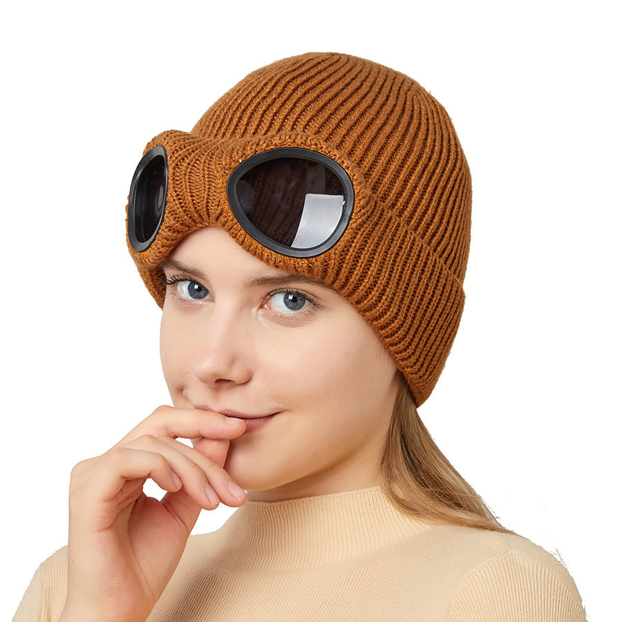 Stylish and versatile knit hat with windproof goggles