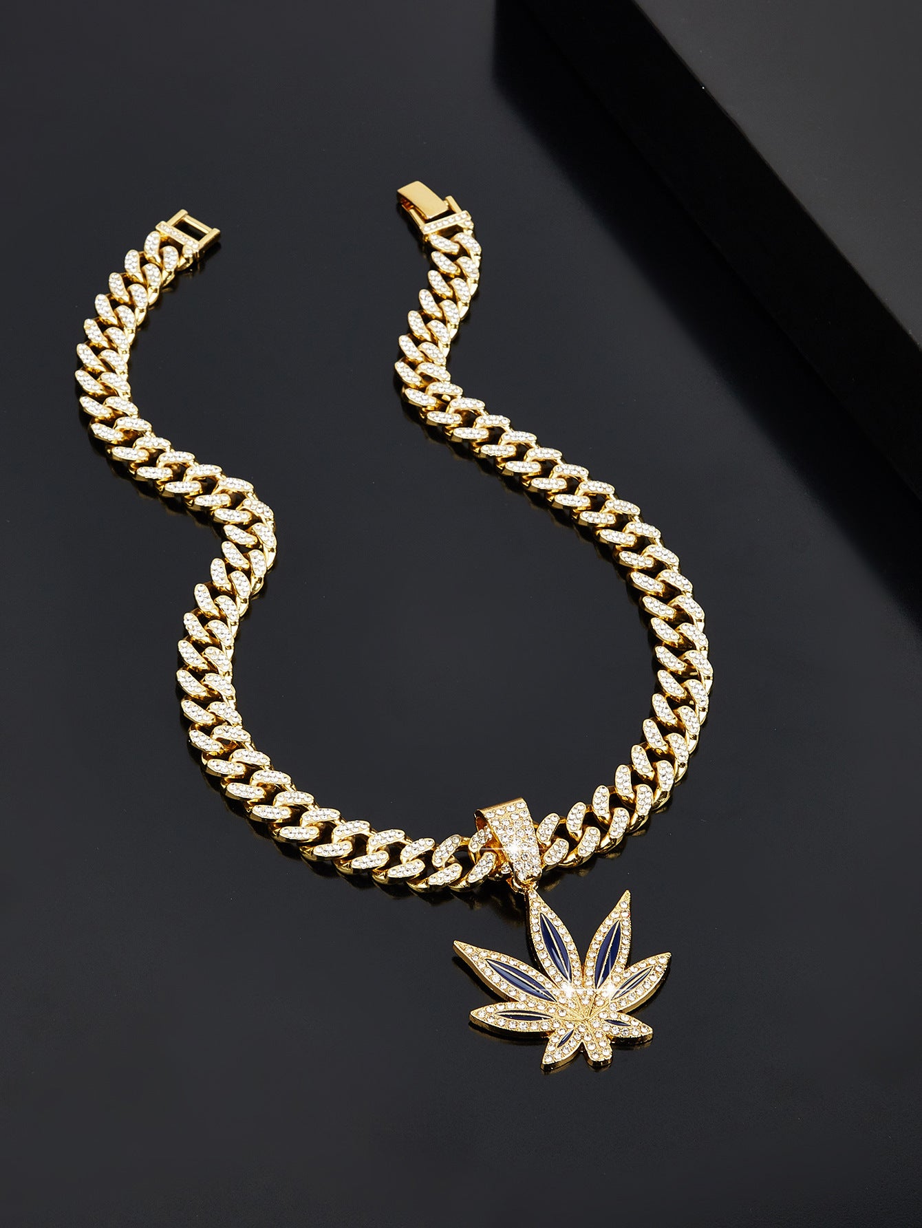 Fashionable Diamond-Studded Maple Leaf Necklace