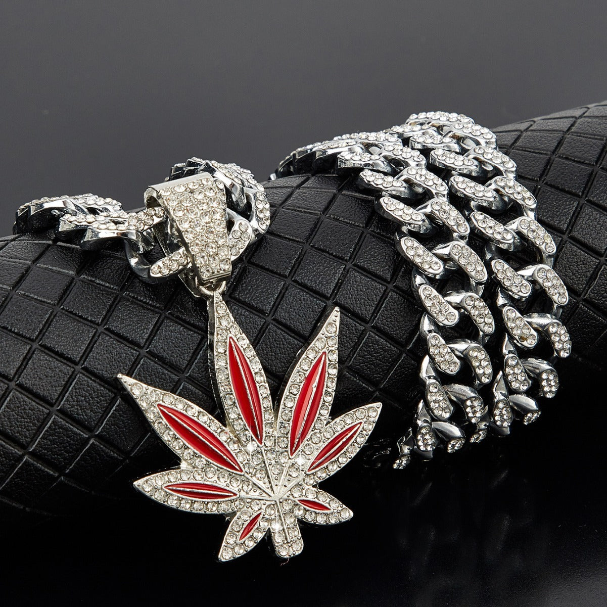Fashionable Diamond-Studded Maple Leaf Necklace