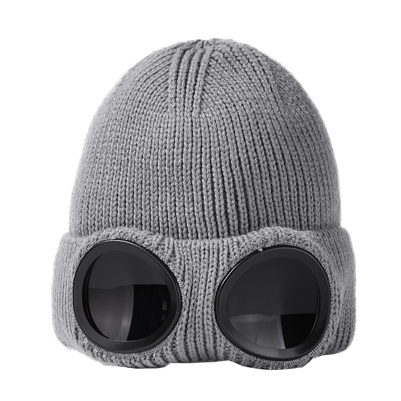 Stylish and versatile knit hat with windproof goggles