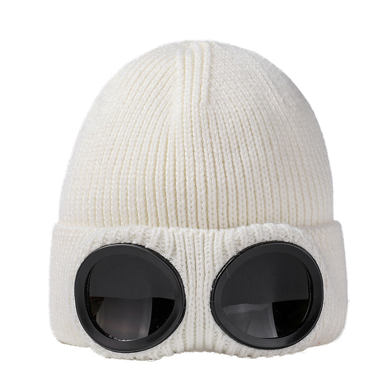 Stylish and versatile knit hat with windproof goggles