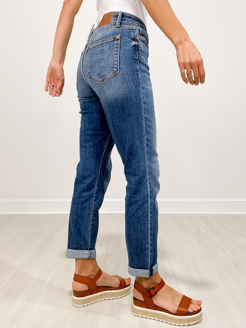 Mid-Rise Vintage Wash Boyfriend Fit Jeans