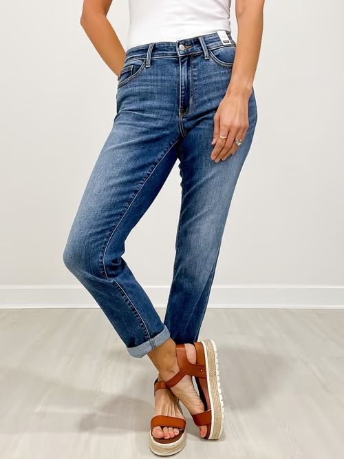 Mid-Rise Vintage Wash Boyfriend Fit Jeans