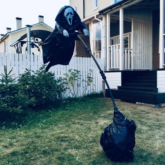 Halloween Decoration - Scared Crow