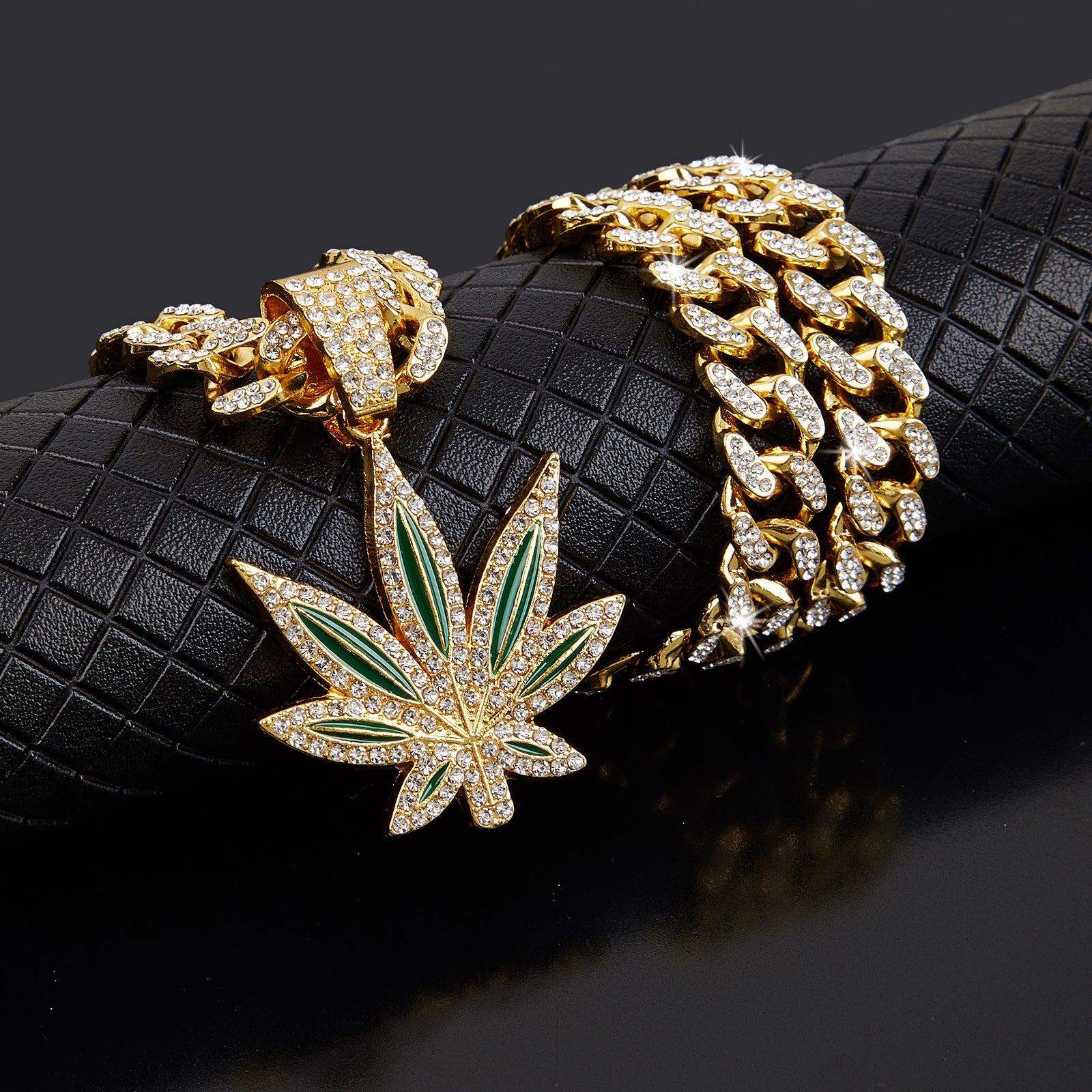 Fashionable Diamond-Studded Maple Leaf Necklace