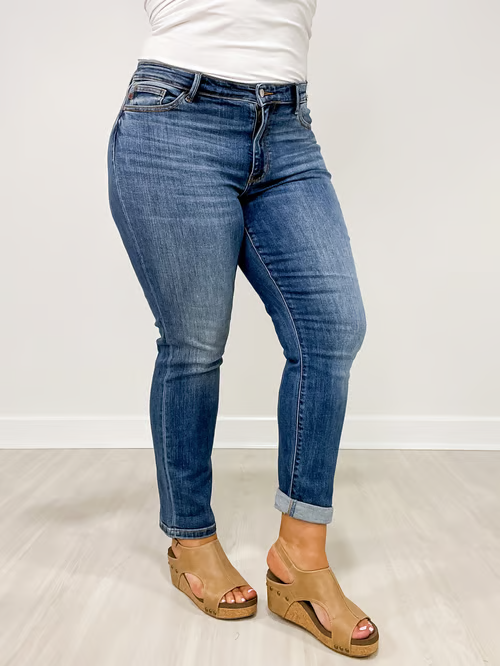 Mid-Rise Vintage Wash Boyfriend Fit Jeans