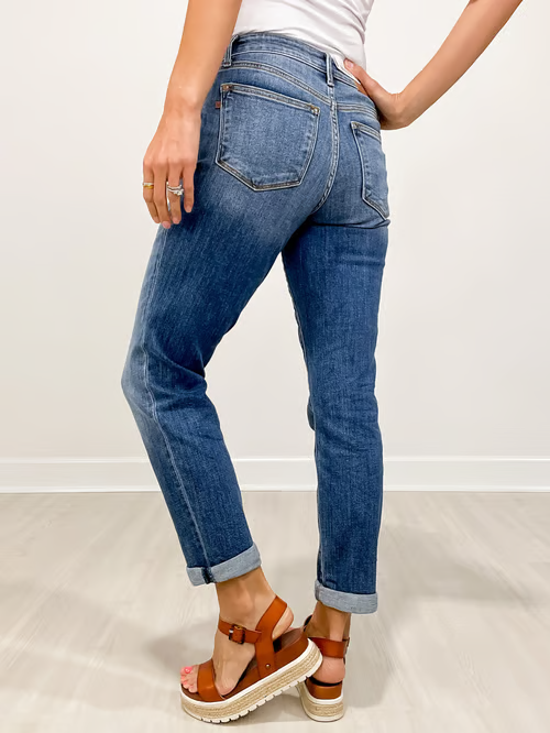 Mid-Rise Vintage Wash Boyfriend Fit Jeans